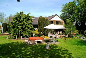 WOONVILLA IN BLOEMENDORP BREEZAND NABIJ KUST